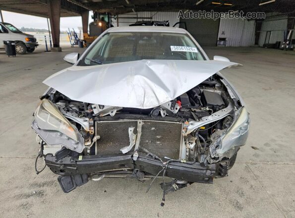 2T1BURHE7JC029617 2018 TOYOTA COROLLA Silver Вид ззаду
