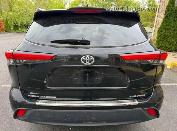 5TDGZRBH5NS591314 2022 TOYOTA HIGHLANDER Black 