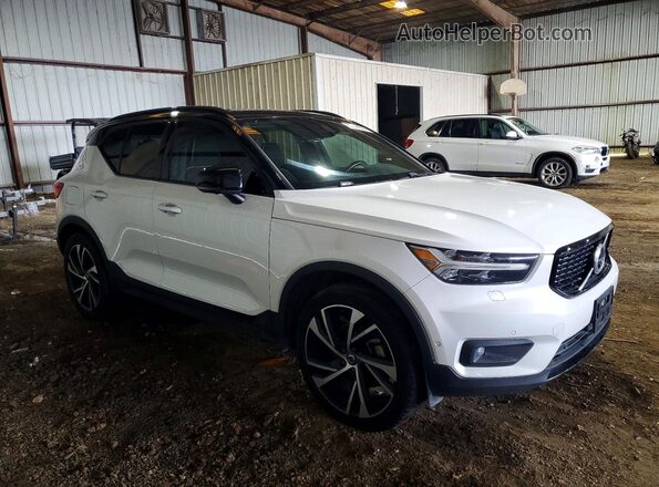 YV4162UM7K2107000 2019 VOLVO XC40 White Vista frontal
