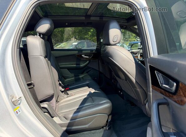 WA1LAAF74JD004268 2018 AUDI Q7 Silver Rear view