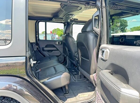 1C4HJXEGXJW147178 2018 JEEP WRANGLER Black Вид салону спереду