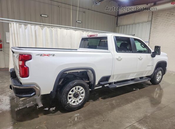 2GC1KNE76T1185746 2026 CHEVROLET SILVERADO Белый Передняя правая четверть