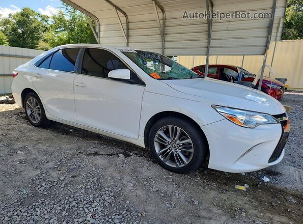 4T1BF1FK9GU203781 2016 TOYOTA CAMRY White Widok z przodu