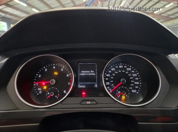 3VV2B7AX8JM084771 2018 VOLKSWAGEN TIGUAN Black Հետևի նստատեղերի տեսք