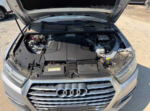 WA1LAAF74JD004268 2018 AUDI Q7 Silver Dashboard view