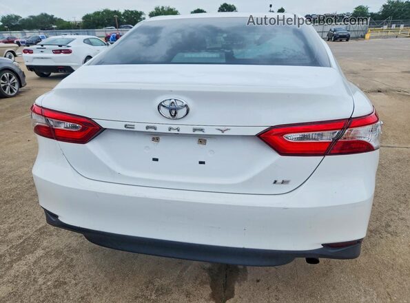 4T1B11HK5JU074019 2018 TOYOTA CAMRY White Вид салону спереду