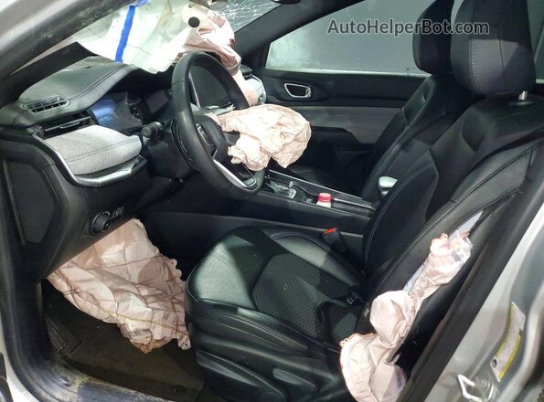 3C4NJDBN3RT117803 2024 JEEP COMPASS Silver Dashboard view