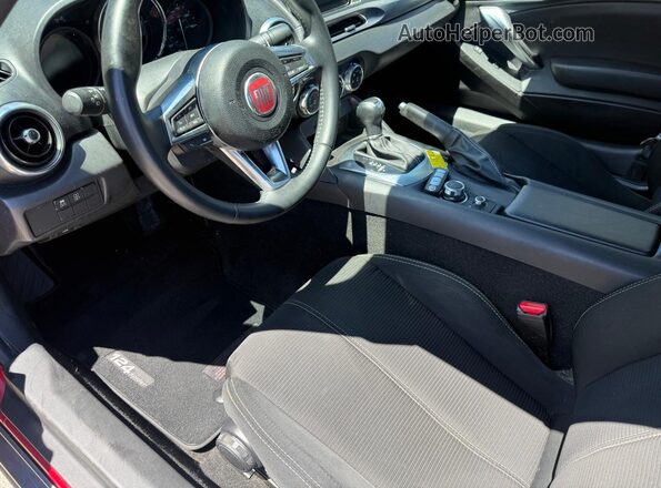 JC1NFAEK9H0122868 2017 FIAT 124 Red 