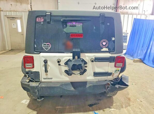 1C4BJWDG7HL739229 2017 JEEP WRANGLER Белый Вид салона спереди