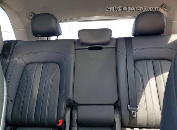 WA1ANAFYXJ2023164 2018 AUDI Q5 White Rear interior view