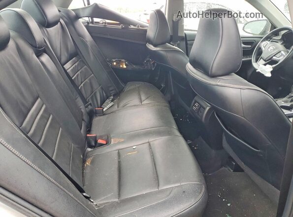 4T1BF1FKXHU675733 2017 TOYOTA CAMRY Серебряный Вид задней части салона