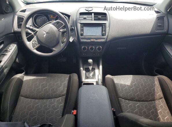 JA4APUAUXMU028325 2021 MITSUBISHI OUTLANDER White Widok zestawu wskaźników