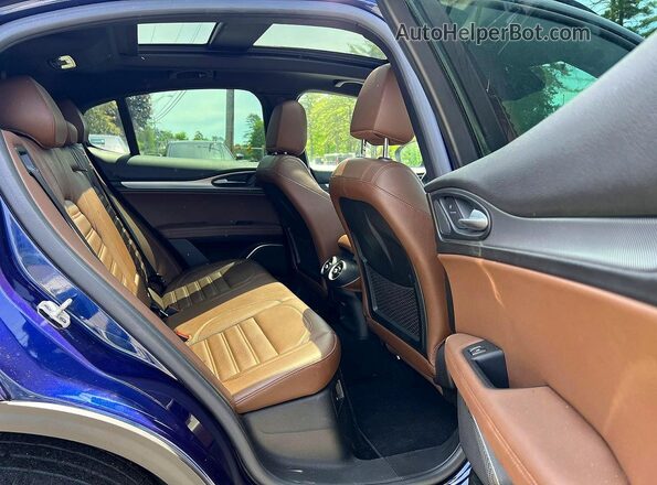 ZASPAKBN7K7C71882 2019 ALFA ROMEO STELVIO Blue Vista interior delantera