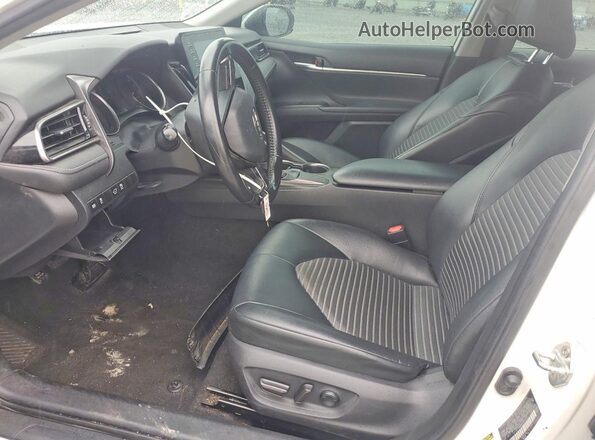 4T1G11AK8MU555239 2021 TOYOTA CAMRY White Widok deski rozdzielczej