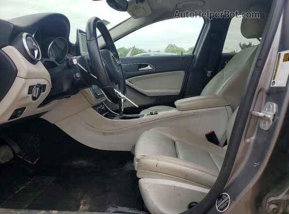 WDCTG4EB1GJ224807 2016 MERCEDES-BENZ GLA Gray Widok deski rozdzielczej