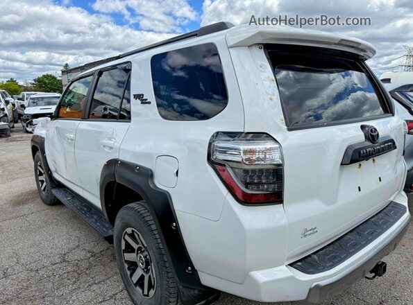 JTERU5JR2P6201066 2023 TOYOTA 4RUNNER White Trasero derecho