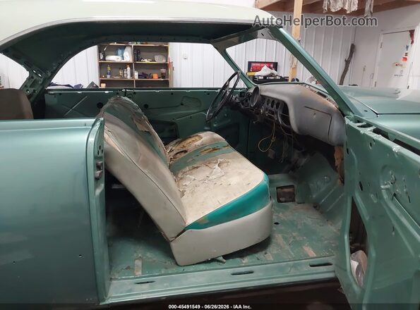 BISP149115 1970 FORD VICTORIA Green წინა სალონის ხედი