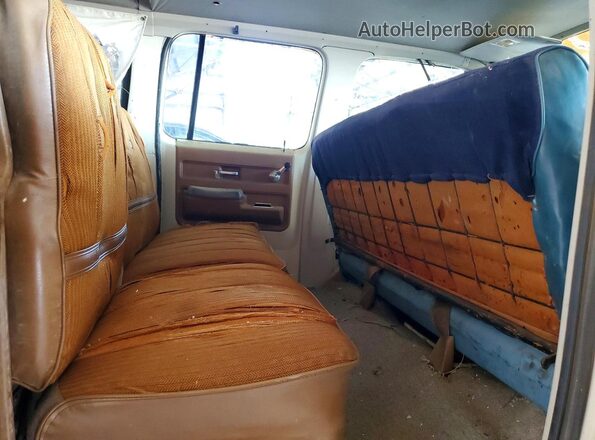 CCZ163F128295 1973 CHEVROLET SUBURBAN Tan Вид задніх сидінь