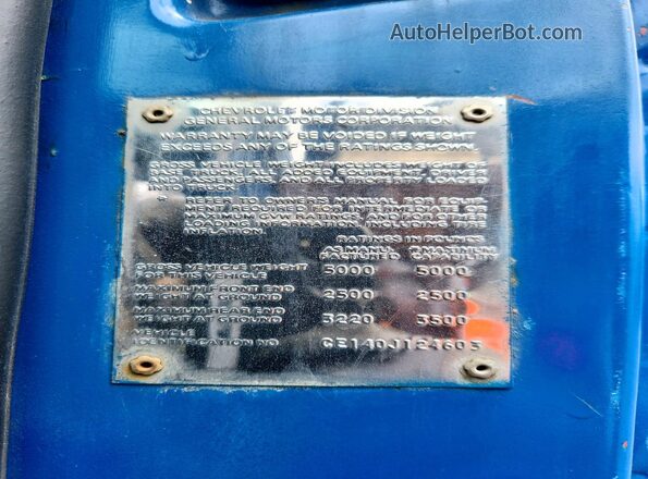 CE140J124603 1970 CHEVROLET C10 White Vista del compartimento del motor