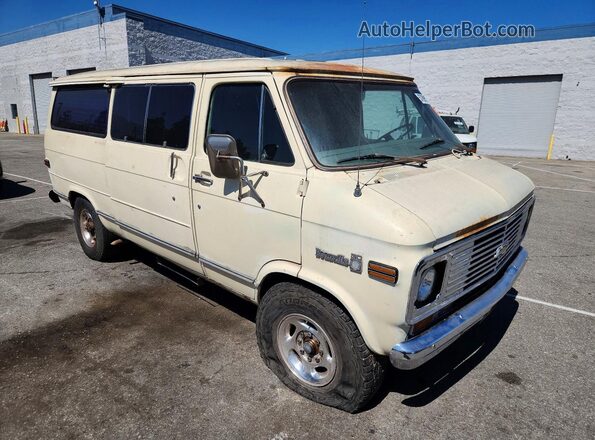 CGR367U157236 1977 CHEVROLET VAN Cream Передня права чверть