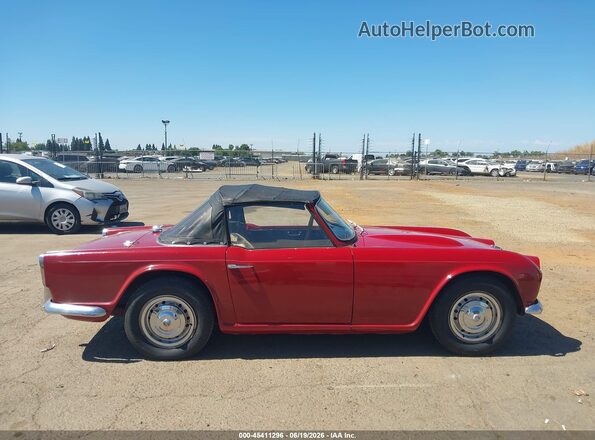 CT22192L 1970 TRIUMPH TR4 Красный Вид задней части салона