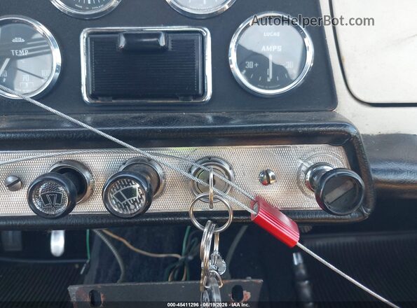 CT22192L 1970 TRIUMPH TR4 Красный Вид панели приборов
