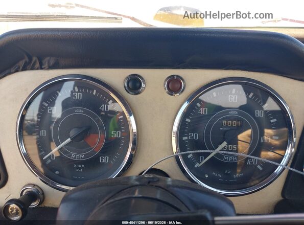 CT22192L 1970 TRIUMPH TR4 Красный Вид задних сидений