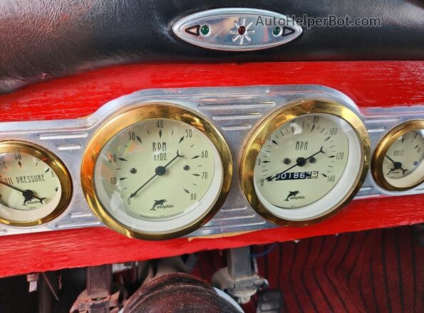 F1GC396642 1947 FORD MODEL Two Tone Սարքավորումների վահանակի տեսք