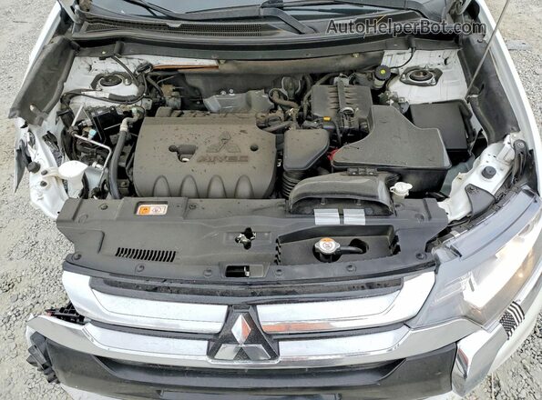 JA4AD2A30HZ042862 2017 MITSUBISHI OUTLANDER White Widok komory silnika