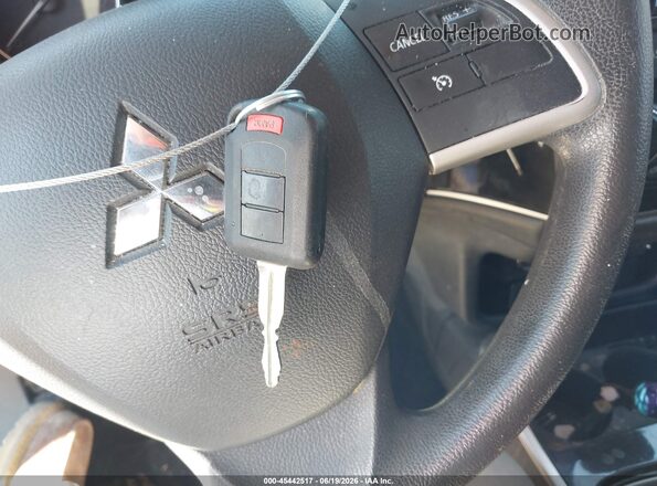 JA4AD2A3XJZ054801 2018 MITSUBISHI OUTLANDER Silver Widok deski rozdzielczej