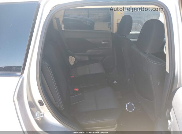 JA4AD2A3XJZ054801 2018 MITSUBISHI OUTLANDER Silver Widok naklejki z numerem VIN