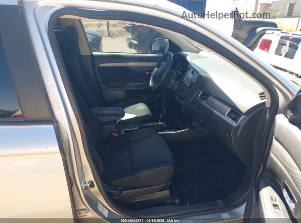 JA4AD2A3XJZ054801 2018 MITSUBISHI OUTLANDER Silver Widok wnętrza z przodu