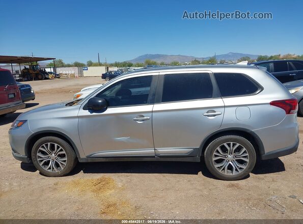 JA4AD2A3XJZ054801 2018 MITSUBISHI OUTLANDER Silver Widok wnętrza 360 stopni