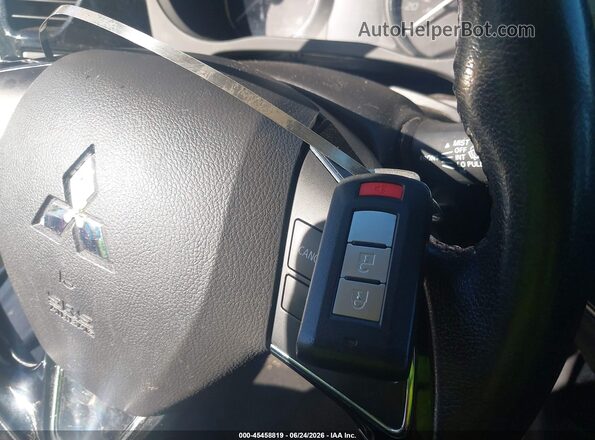 JA4AD3A31HZ044089 2017 MITSUBISHI OUTLANDER Серебряный Вид панели приборов