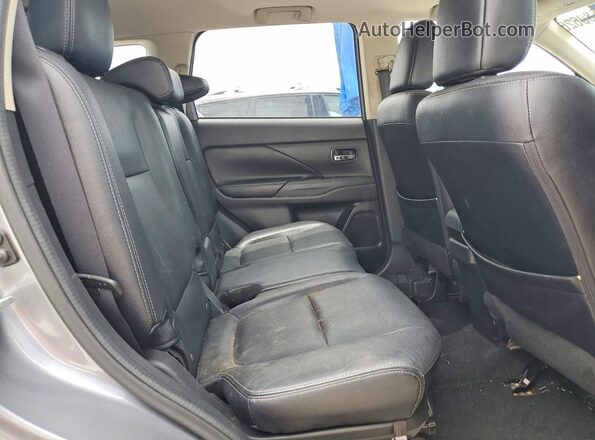 JA4AD3A32HZ035174 2017 MITSUBISHI OUTLANDER Gray Vista interior trasera