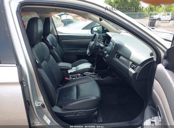 JA4AD3A32LZ019534 2020 MITSUBISHI OUTLANDER Silver Widok wnętrza z przodu