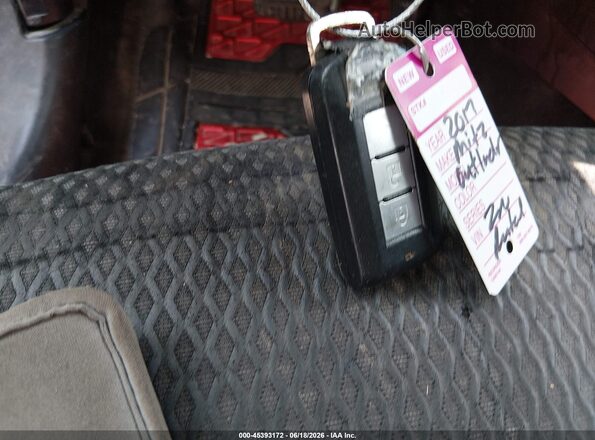 JA4AD3A33HZ044420 2017 MITSUBISHI OUTLANDER Красный Вид панели приборов