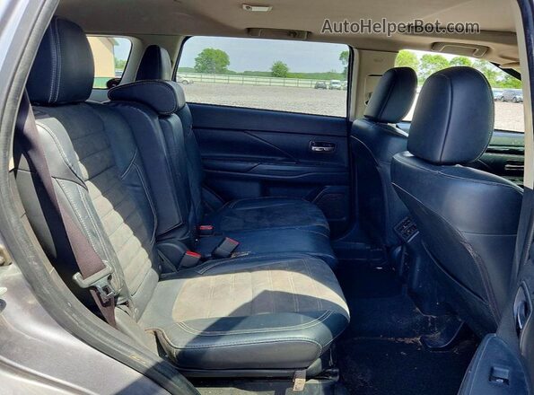 JA4AD3A34LZ005473 2020 MITSUBISHI OUTLANDER Gray Rear seats view