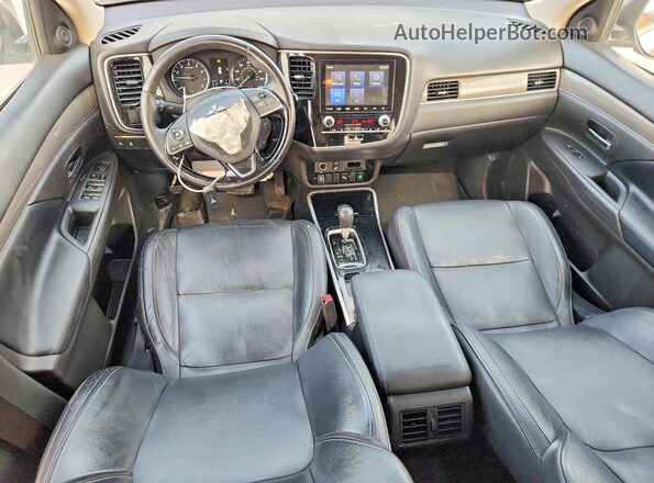 JA4AD3A34LZ025299 2020 MITSUBISHI OUTLANDER Серебряный Вид панели приборов