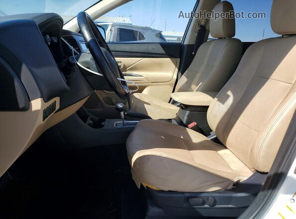 JA4AD3A38GZ019298 2016 MITSUBISHI OUTLANDER Белый Вид салона спереди