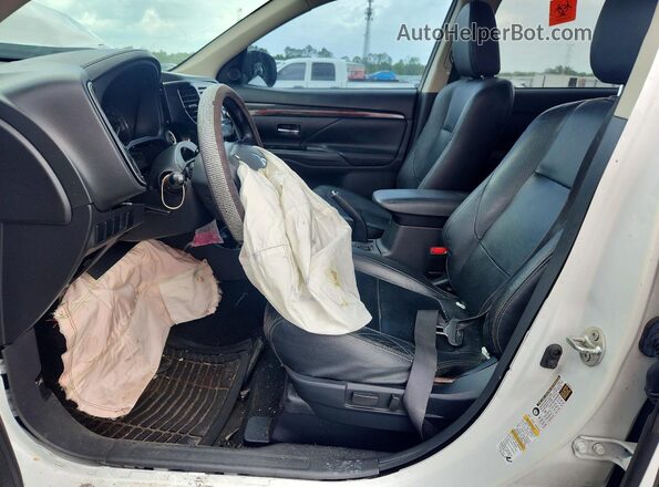 JA4AD3A39GZ036336 2016 MITSUBISHI OUTLANDER Белый Вид салона спереди