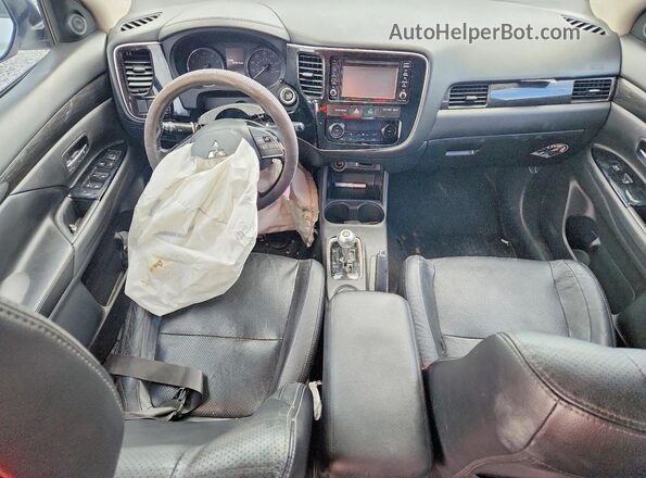 JA4AD3A39GZ036336 2016 MITSUBISHI OUTLANDER Белый Вид панели приборов