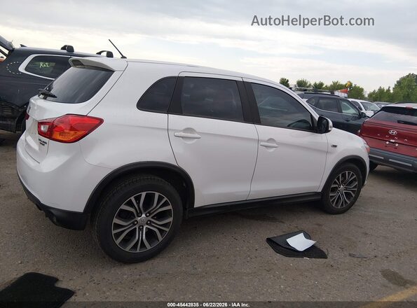 JA4AP3AU0GZ058029 2016 MITSUBISHI OUTLANDER SPORT White Widok wnętrza z tyłu