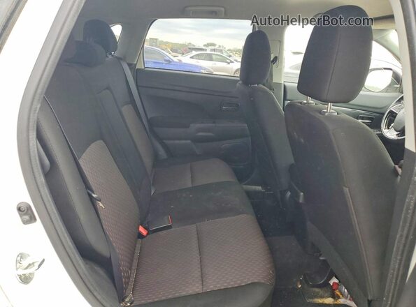 JA4AP3AU1KU009587 2019 MITSUBISHI OUTLANDER White Widok tylnych siedzeń