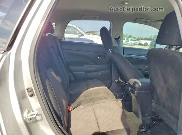 JA4AP3AU2KU012286 2019 MITSUBISHI OUTLANDER Silver Вид задньої частини салону