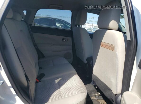 JA4AP3AU6HZ013002 2017 MITSUBISHI OUTLANDER White Widok wnętrza z tyłu