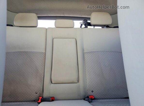 JA4AP3AU6HZ013002 2017 MITSUBISHI OUTLANDER White Widok tylnych siedzeń