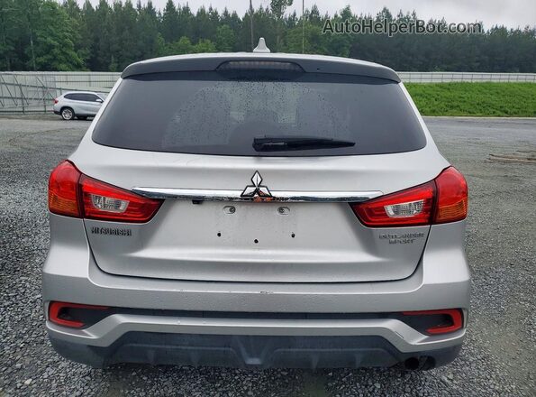 JA4AP3AU7JZ026332 2018 MITSUBISHI OUTLANDER Silver Вид ззаду