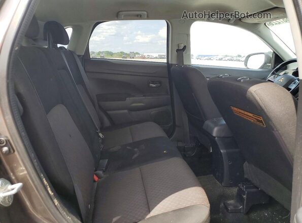 JA4AP3AW7GZ045764 2016 MITSUBISHI OUTLANDER Gray Vista interior trasera