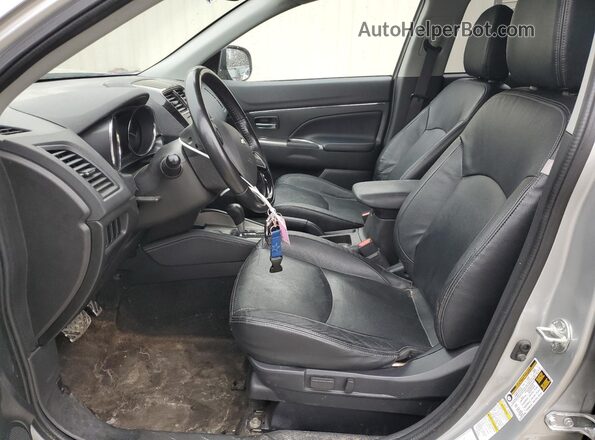 JA4AP4AWXJU000957 2018 MITSUBISHI OUTLANDER Silver 